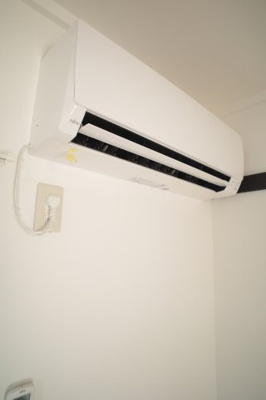 【設備】 | にふてぃはうす89 | エアコン完備で、快適な空間に。