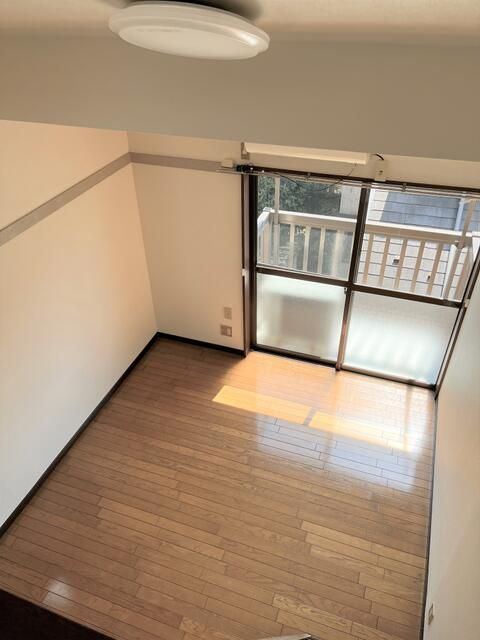 コーポカンノの洋室