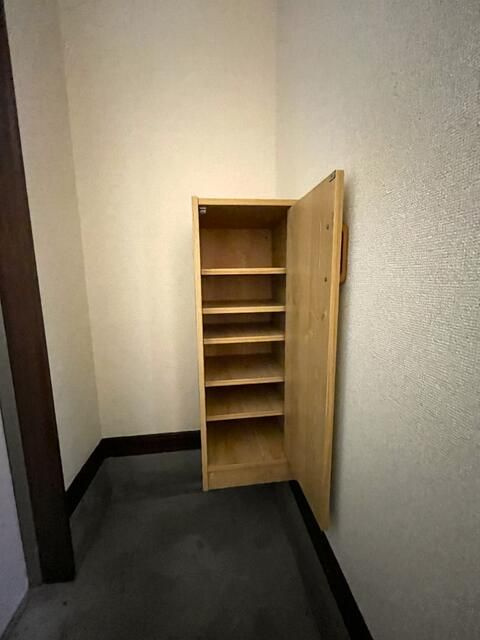 コーポカンノの玄関