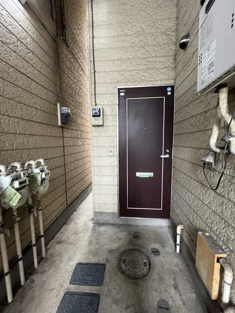 コーポカンノの玄関