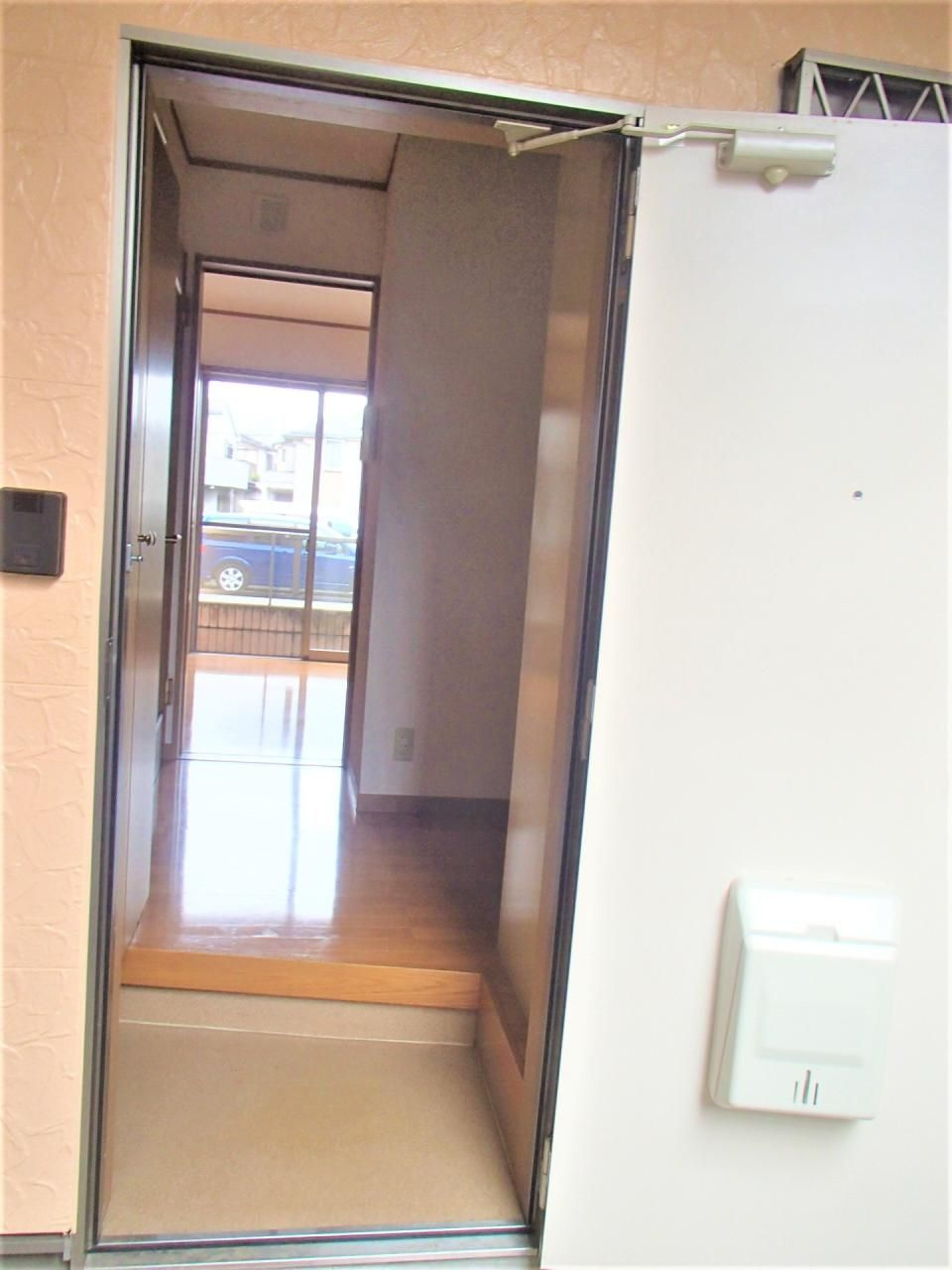 シャルムコートの玄関