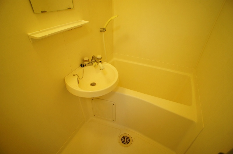 エトランゼ宮本V【キャッシュバック対象物件】の洗面所|忙しい朝には欠かせない洗面所です