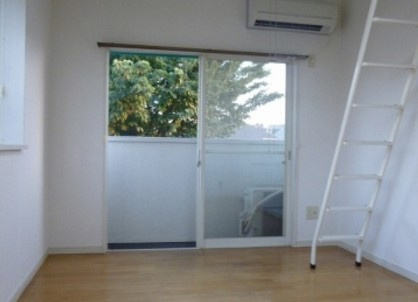 三栄ハイツ の居間・リビング