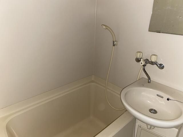 クレセントハイツシマの浴室