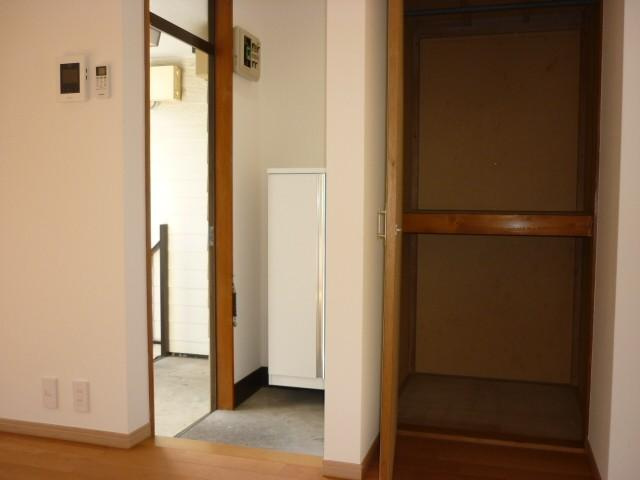 コーポマツモトの玄関