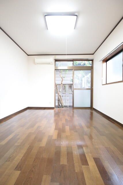 ミソノハイツの居間・リビング