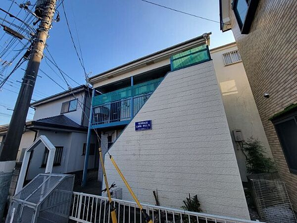 テラスラークヒルズの外観