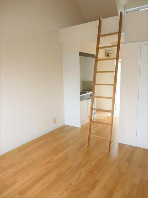 コンチェルト関町の洋室