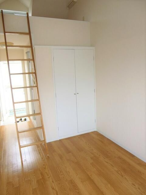 コンチェルト関町の洋室