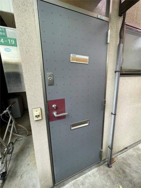 メゾンドフルールの玄関