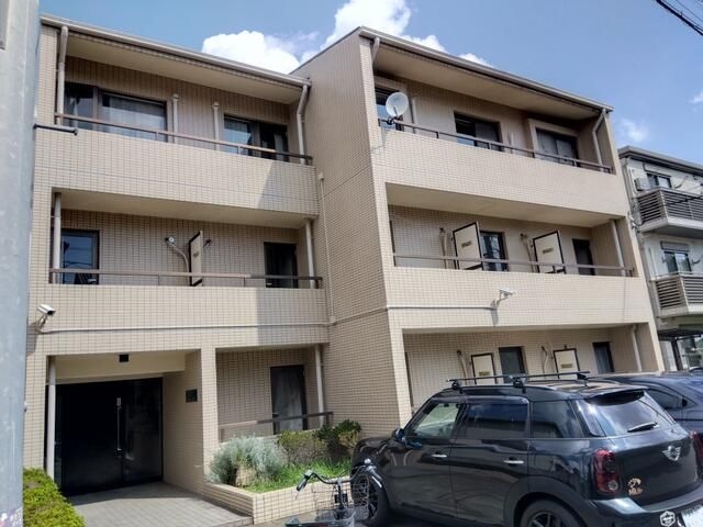 ハイツアゼリアの外観