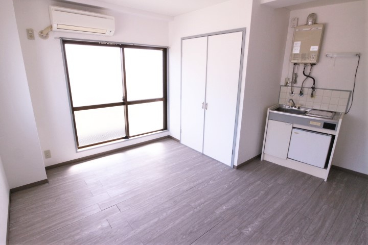 ヒラパレスの洋室