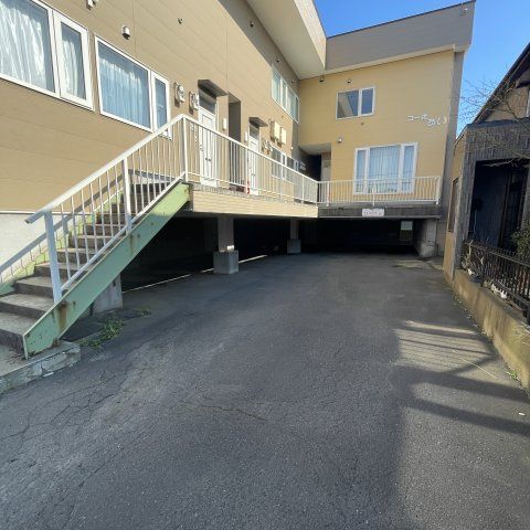 コーポあいの駐車場