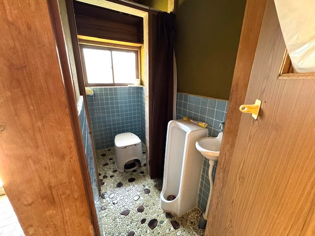 戸建　香美町小代区鍛冶屋のトイレ|コンパクトで使いやすいトイレです