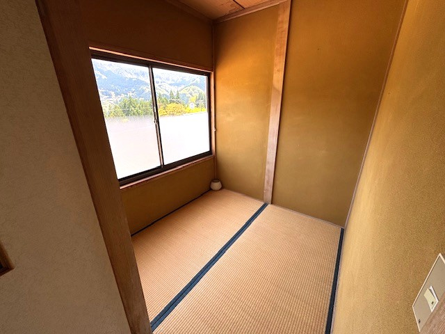 戸建　香美町小代区鍛冶屋の和室|フローリングだけでなく、和室もあります