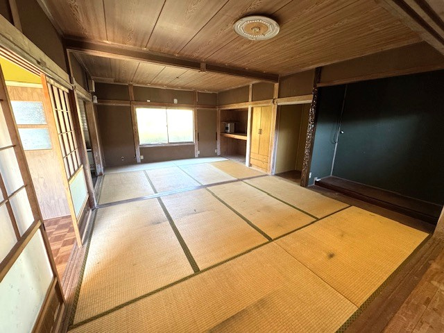 戸建　香美町小代区鍛冶屋の和室|柔らかい畳が心地よい和室