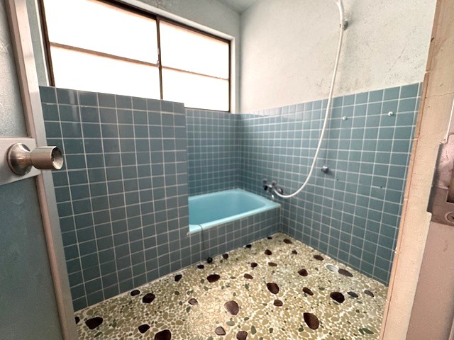 戸建　香美町小代区鍛冶屋の浴室|ゆったり過ごせるお風呂です