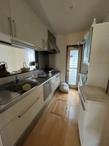 堺市南区檜尾　太陽光発電　駐車3台可能のキッチン|キッチンです