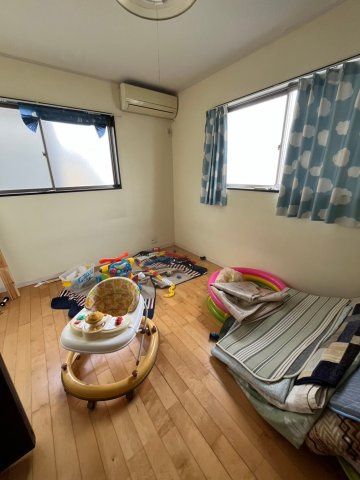 堺市南区檜尾　太陽光発電　駐車3台可能の洋室|スタンダードな洋室です