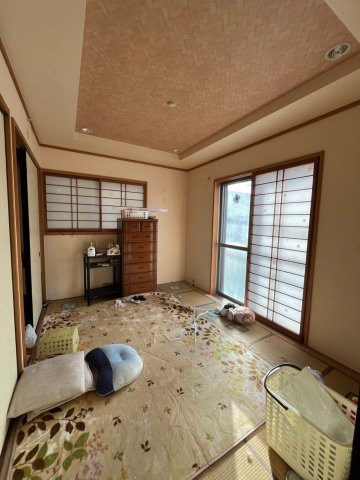 堺市南区檜尾　太陽光発電　駐車3台可能の和室|落ち着いた雰囲気の和室付きです