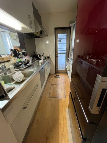 堺市南区檜尾　太陽光発電　駐車3台可能のキッチン|お料理しやすいキッチンです