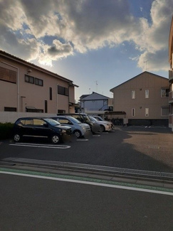 【駐車場】