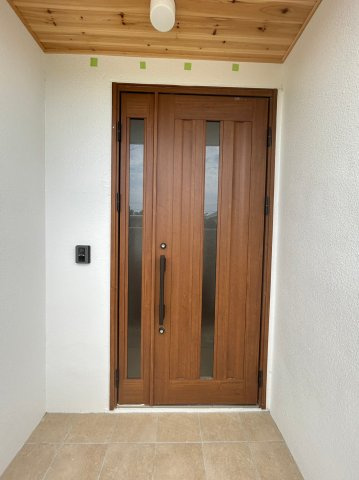 宮古島市下地字来間　新築戸建ての玄関