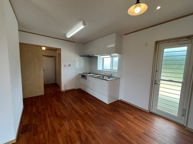 宮古島市下地字来間　新築戸建ての居間・リビング