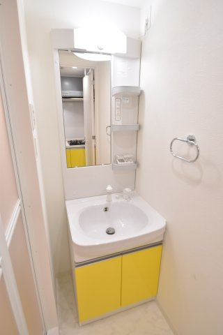 大阪市都島区東野田町１丁目の賃貸マンションの洗面所