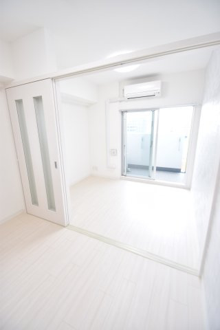 大阪市都島区東野田町１丁目の賃貸マンションの洋室
