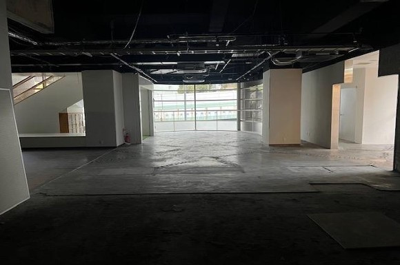 大阪市中央区法円坂１丁目の店舗戸建の内装