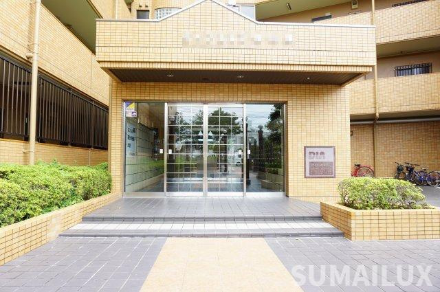 ダイアパレス保田窪のエントランス