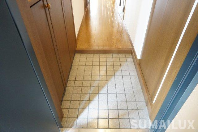 ダイアパレス保田窪の玄関