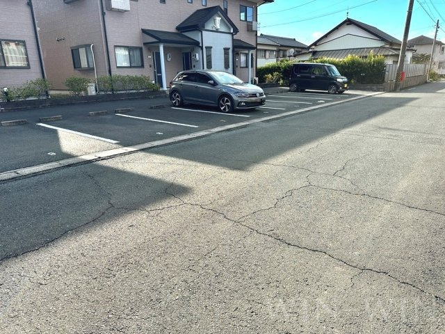 ベルバランセK 弐番館の駐車場