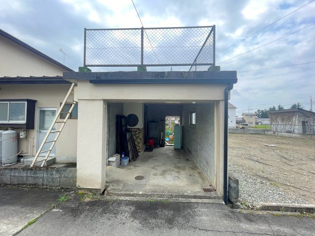 喜多方市慶徳道下　4SDK中古戸建　の駐車場