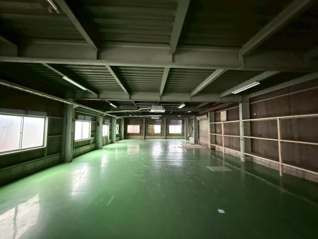 二池町貸工場の内装