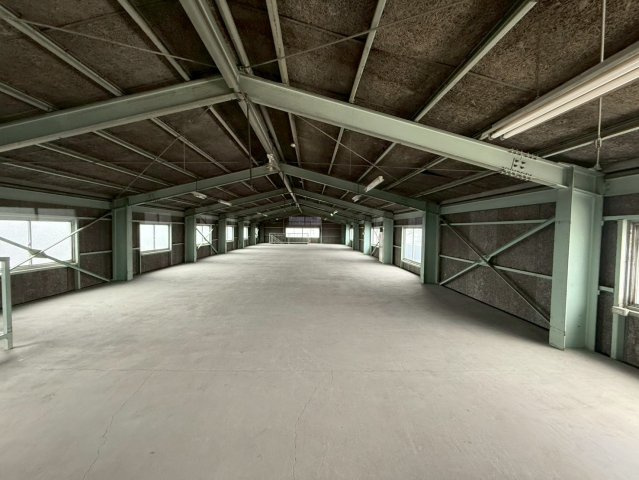 二池町貸工場の内装