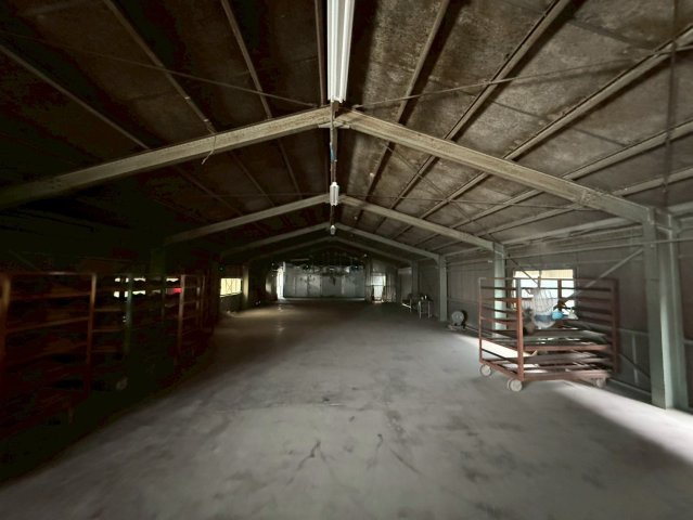 二池町貸工場の内装