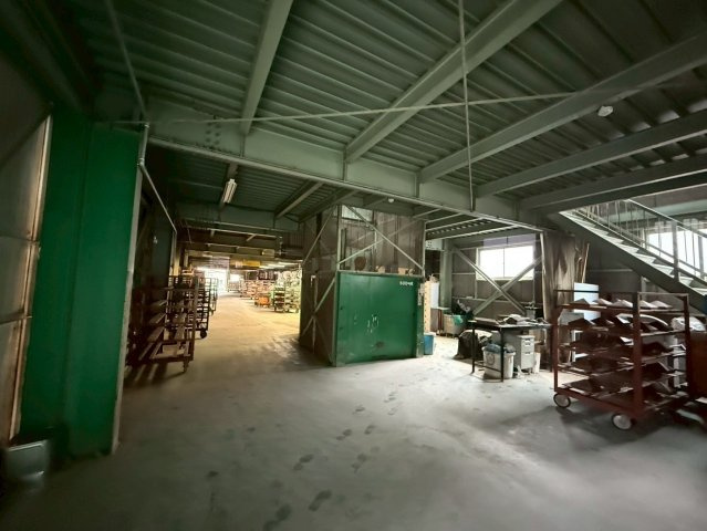 二池町貸工場の内装