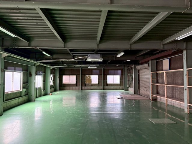 二池町貸工場の内装