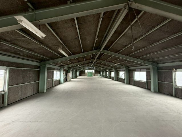 二池町貸工場の内装