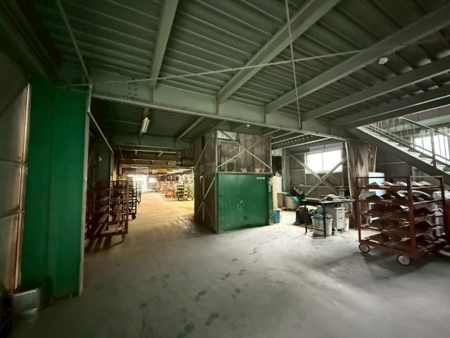 二池町貸工場の内装