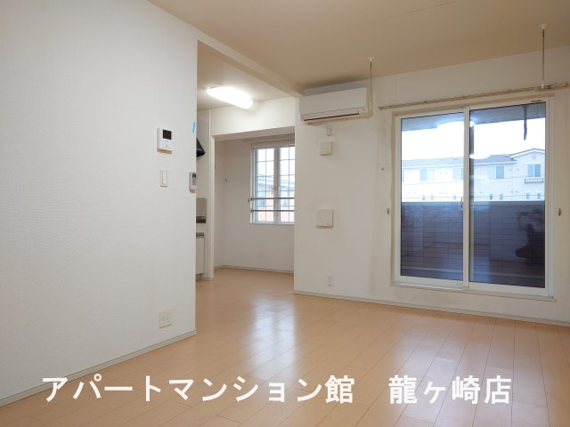 ベル　カーサⅡの居間・リビング