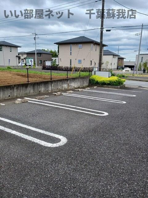 サニーブリーゼの駐車場