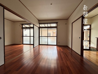 久留米市南３丁目の一戸建ての居間・リビング