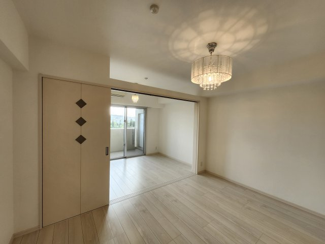 ワイズシティ壺川ステーションの居間・リビング