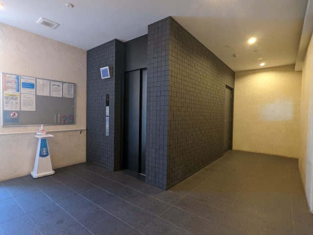 ワイズシティ壺川ステーションのエントランス