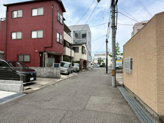 【前面道路含む現地写真】