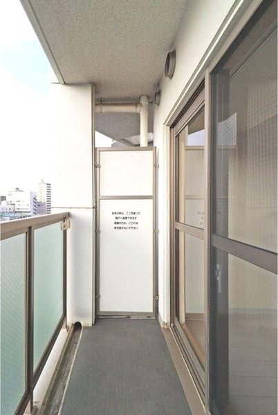 Gramercy Juso-higashi 2ndのバルコニー