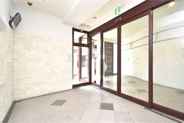 Gramercy Juso-higashi 2ndのロビー